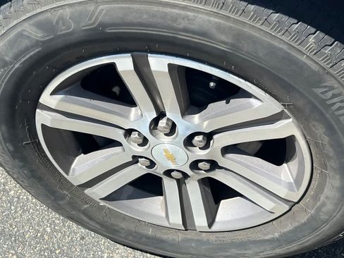 Used 2017 Chevrolet Traverse LT image 17