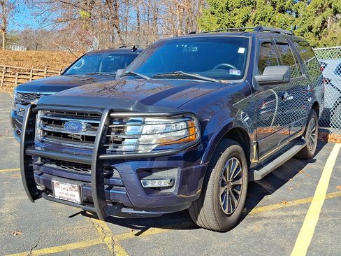 Used 2015 Ford Expedition XLT w/ Equipment Group 202A image 3