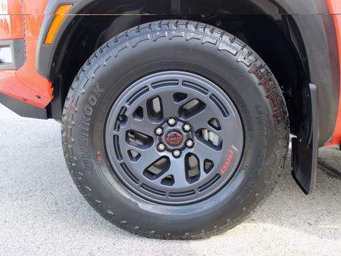 Certified 2025 Nissan Frontier PRO-4X AWD/4WD image 32