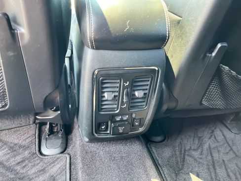 Used 2017 Jeep Grand Cherokee Limited AWD/4WD image 28