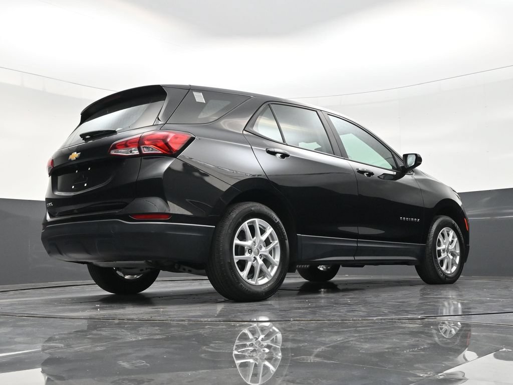 Used 2024 Chevrolet Equinox LS w/ Driver Confidence II Package FWD image 21
