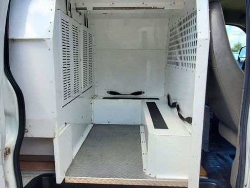 Used 2014 Chevrolet Express 3500 Extended RWD image 18