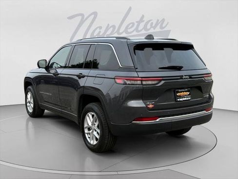 Certified 2023 Jeep Grand Cherokee Laredo AWD/4WD image 3