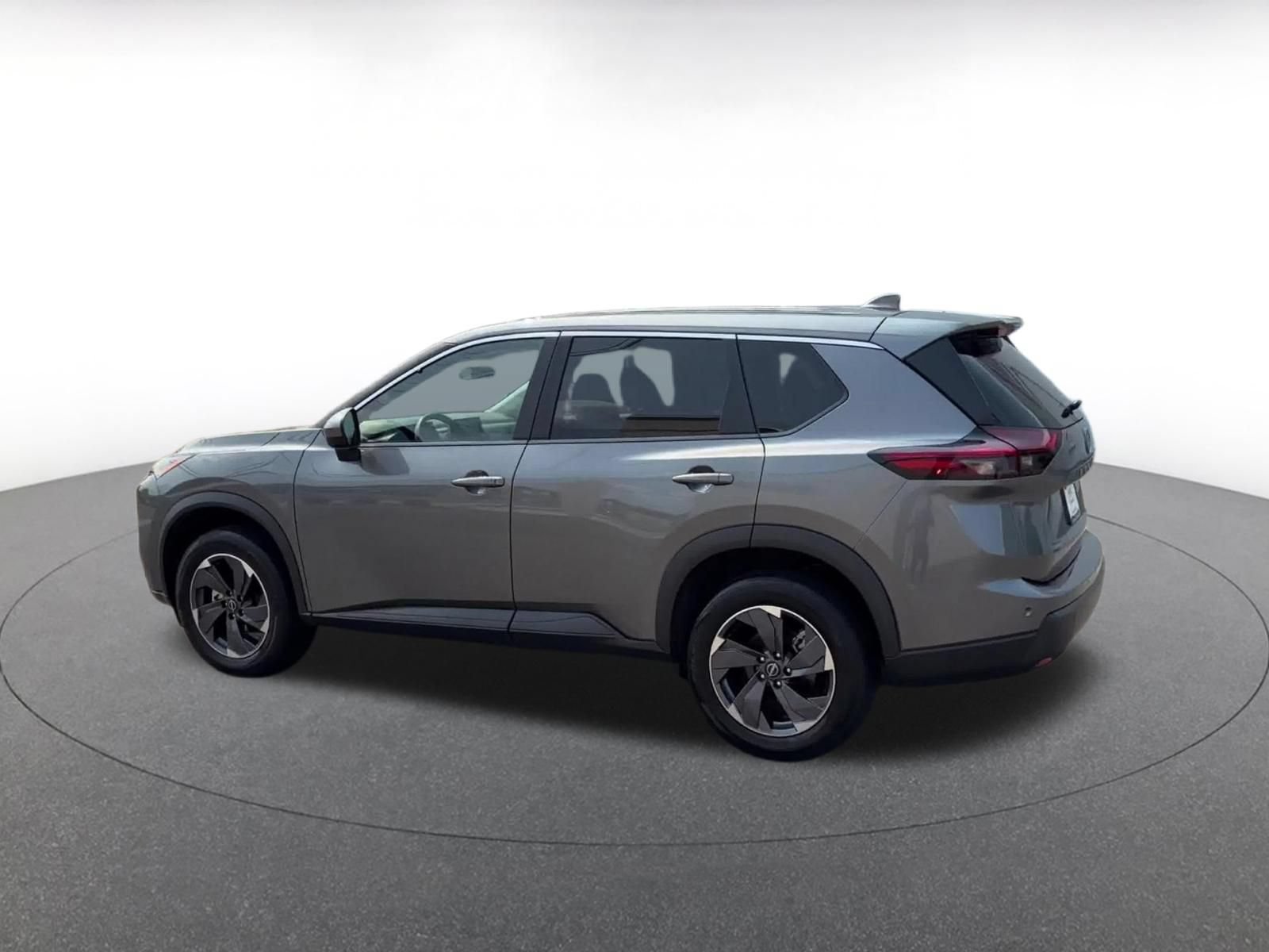 Used 2026 Nissan Rogue SV FWD image 10