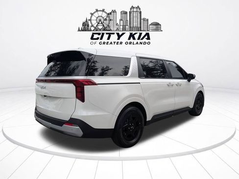 New 2027 Kia Carnival LX FWD image 7