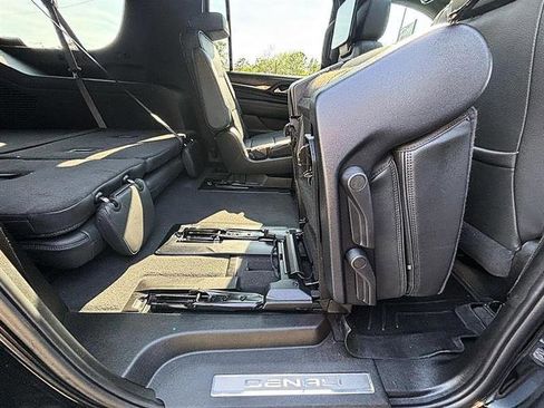 Used 2024 GMC Yukon XL Denali w/ Advanced Technology Package image 64