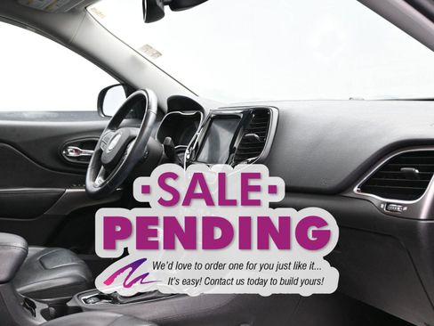 Used 2019 Jeep Cherokee Limited w/ Luxury Group image 11