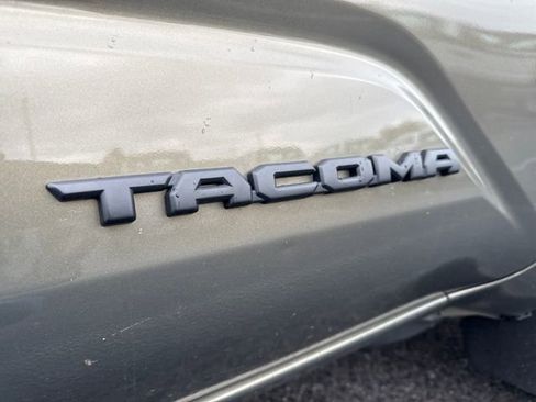 Certified 2024 Toyota Tacoma TRD Off-Road AWD/4WD image 17