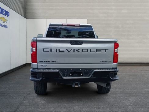 Used 2025 Chevrolet Silverado 2500 Custom w/ Custom Value Package AWD/4WD image 4