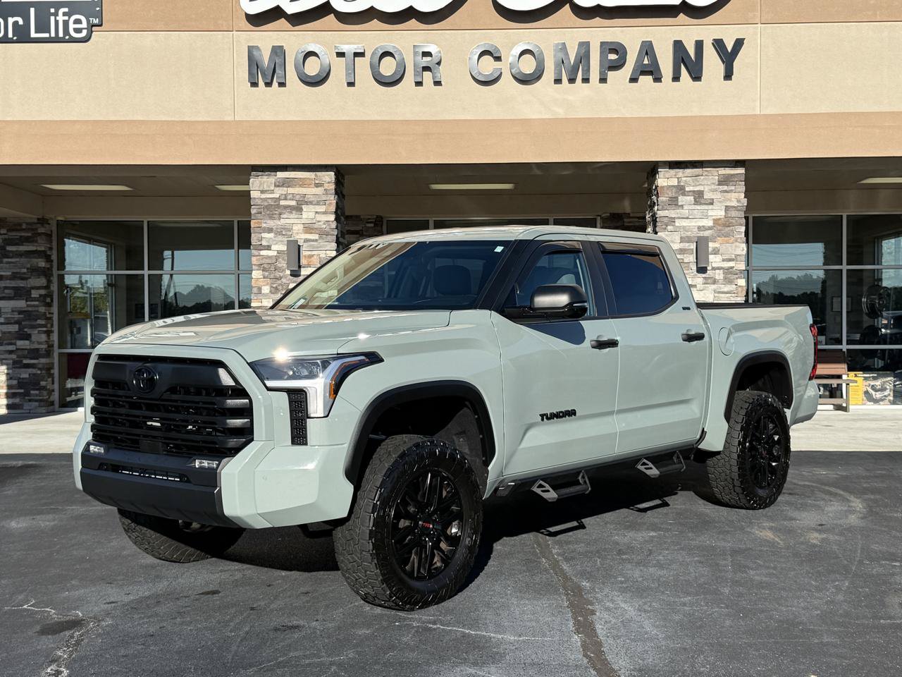 Used 2024 Toyota Tundra SR5 w/ SR5 Convenience Package AWD/4WD image 1