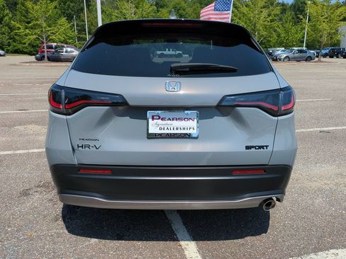 Used 2024 Honda HR-V Sport image 5