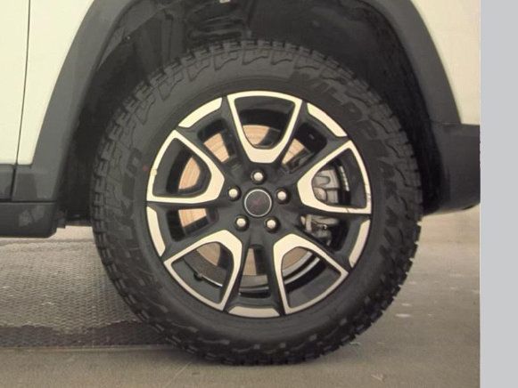 Used 2025 Jeep Compass Trailhawk AWD/4WD image 4