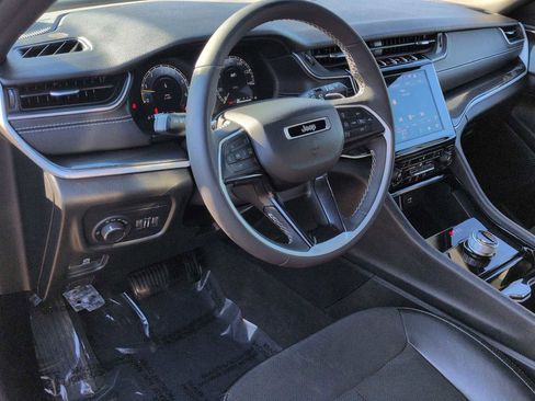 Used 2023 Jeep Grand Cherokee Altitude image 14