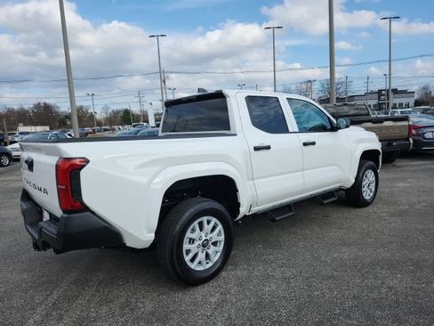 Certified 2025 Toyota Tacoma SR image 4