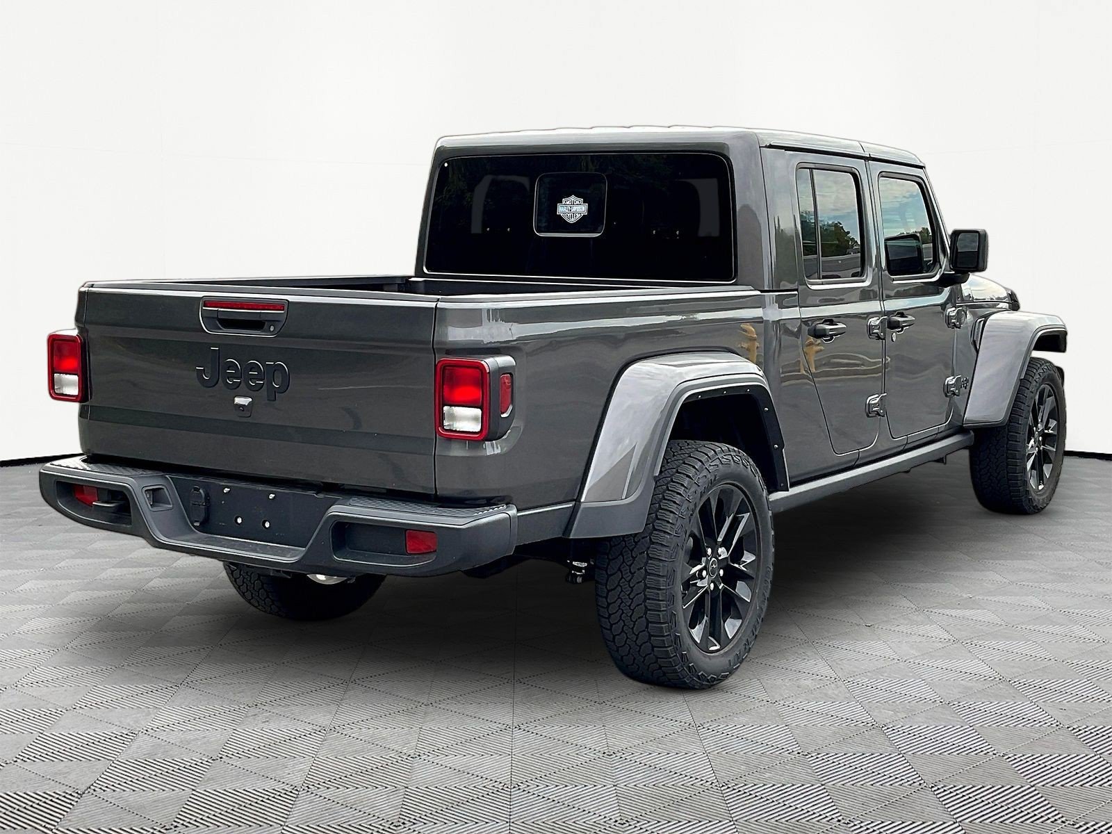 Used 2025 Jeep Gladiator Sport AWD/4WD image 6