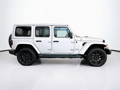 Used 2023 Jeep Wrangler Sahara w/ Cold Weather Group image 10