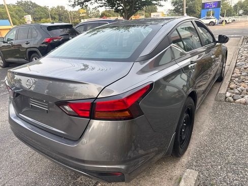 Used 2024 Nissan Altima 2.5 S FWD image 6
