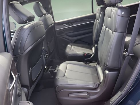 New 2026 Jeep Grand Cherokee L Limited w/ Limited Altitude Package AWD/4WD image 25
