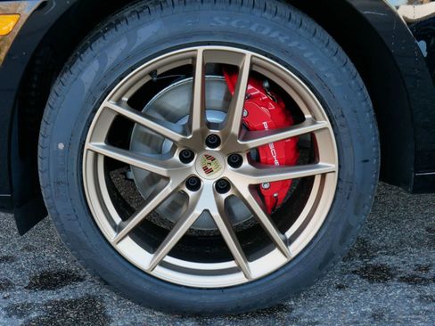 New 2026 Porsche Macan S image 7