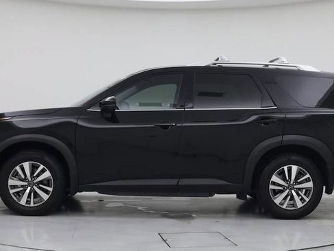 Used 2023 Nissan Pathfinder SL w/ SL Premium Package AWD/4WD image 2