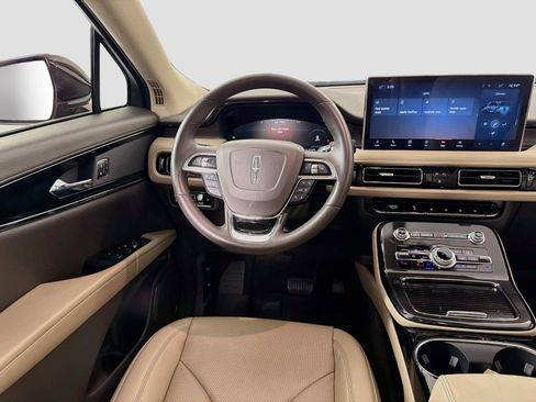 Used 2023 Lincoln Nautilus Reserve AWD/4WD image 23