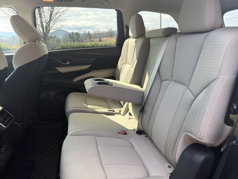 Used 2019 Subaru Ascent Premium w/ Popular Package #3 image 12