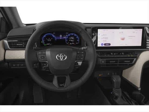 Used 2025 Toyota Camry XLE w/ Premium Plus Package FWD image 4
