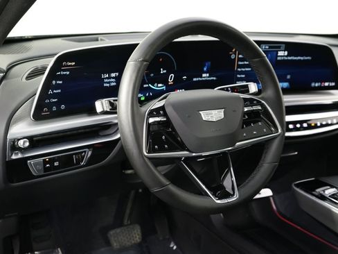Used 2024 Cadillac Lyriq Luxury w/ LPO, Floor Liner Package AWD/4WD image 11