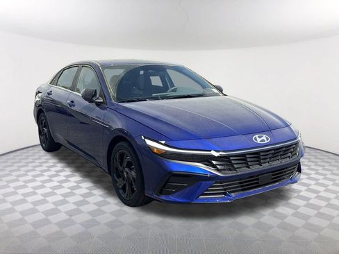 New 2026 Hyundai Elantra SEL Sport Premium FWD image 3