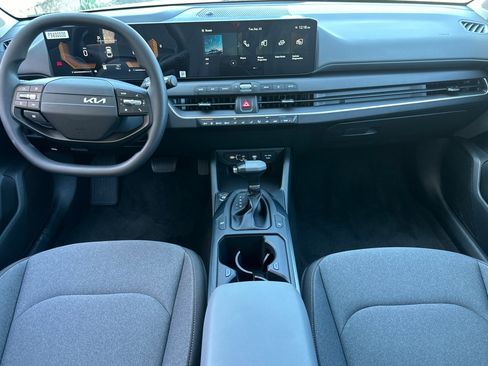 New 2025 Kia K4 LXS image 14