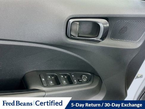 Certified 2024 Hyundai Venue Limited FWD image 20