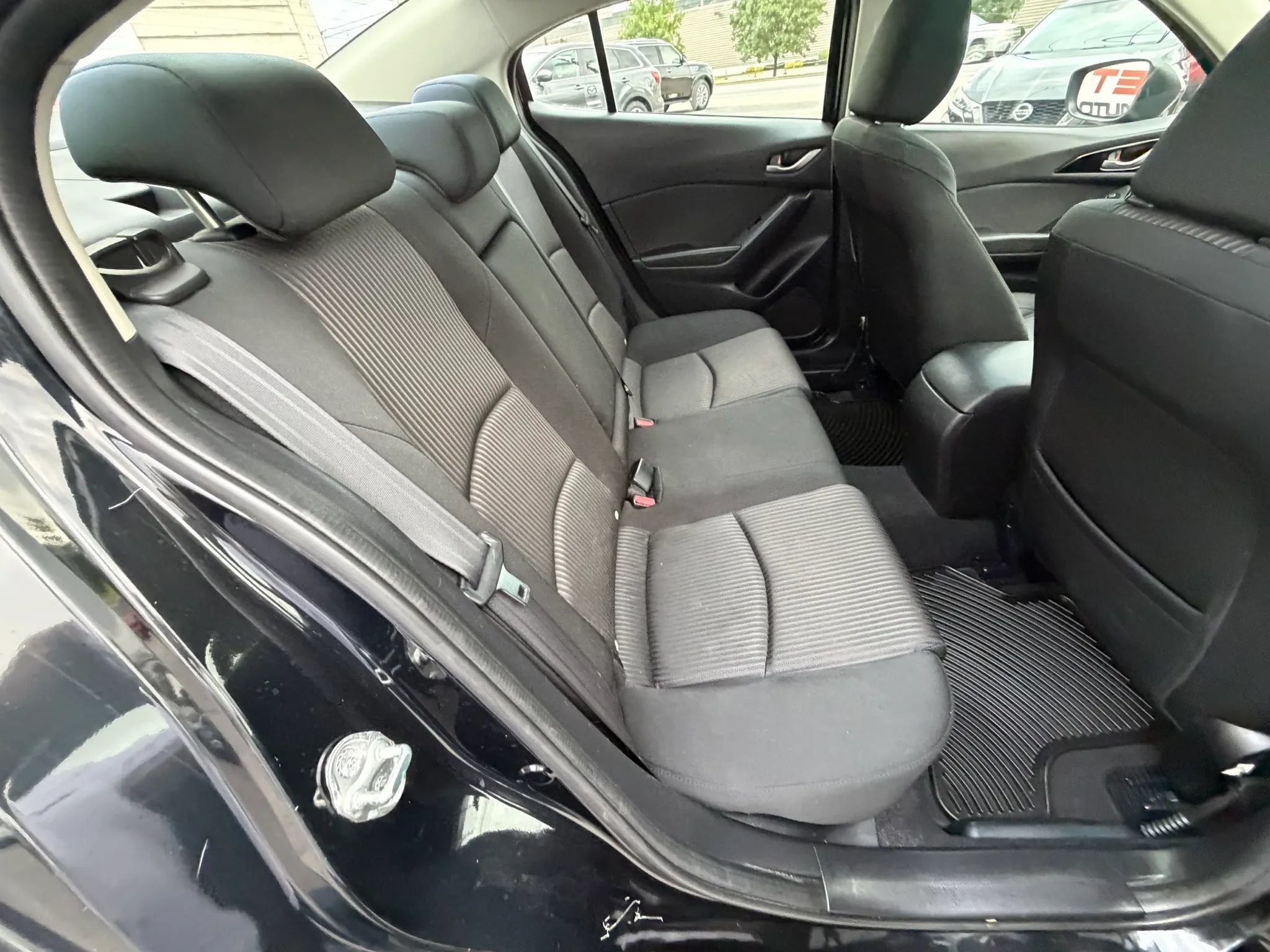 Used 2014 MAZDA MAZDA3 i Touring w/ Moonroof Package 1 FWD image 31