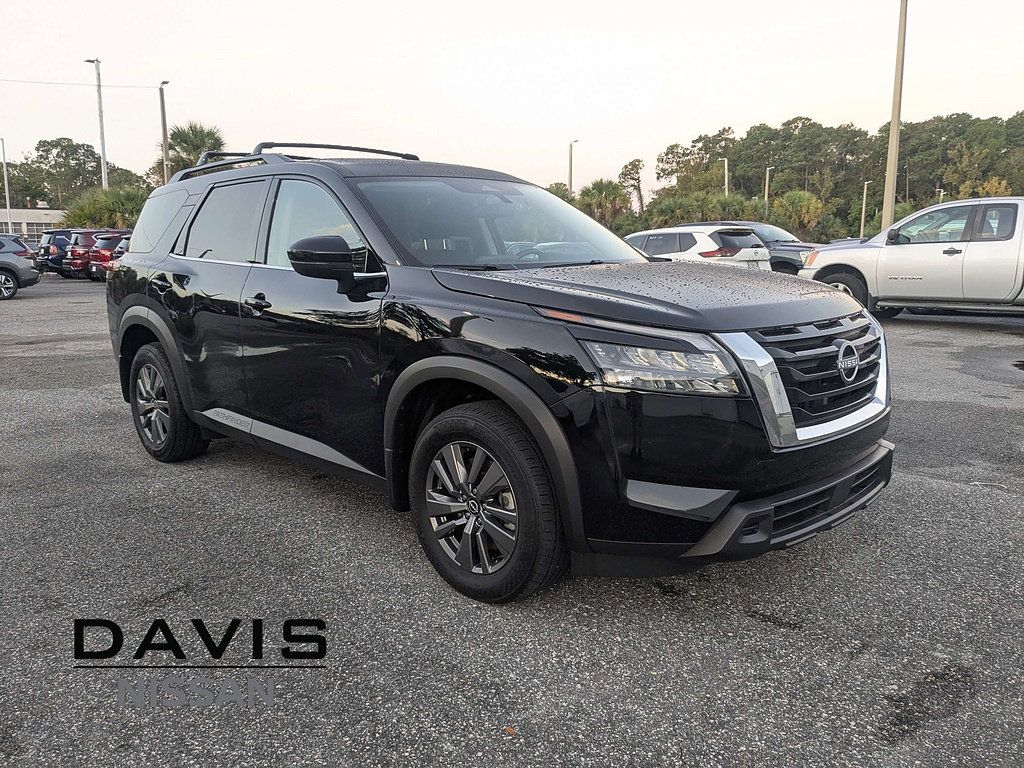 Used 2025 Nissan Pathfinder SV FWD image 36