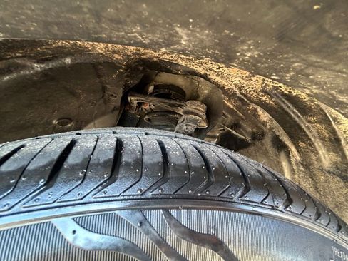 Used 2015 Dodge Challenger R/T Plus image 22