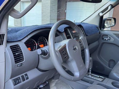 Used 2012 Nissan Frontier SL w/ Moonroof Pkg AWD/4WD image 17