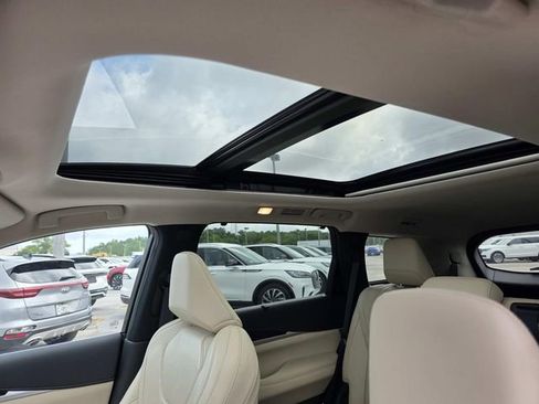 Used 2023 INFINITI QX60 Sensory w/ Vision Package AWD/4WD image 10