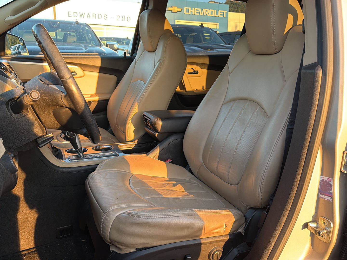Used 2011 Chevrolet Traverse LTZ FWD image 8