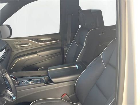 Used 2021 Cadillac Escalade Sport w/ Driver Assist Tech Package image 12