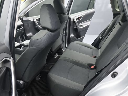 Used 2022 Toyota RAV4 LE FWD image 16