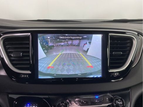 New 2025 Chrysler Voyager LX image 8