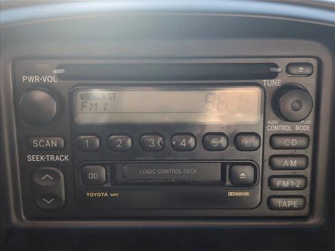 Used 2000 Toyota Tundra SR5 w/ Convenience Pkg image 8