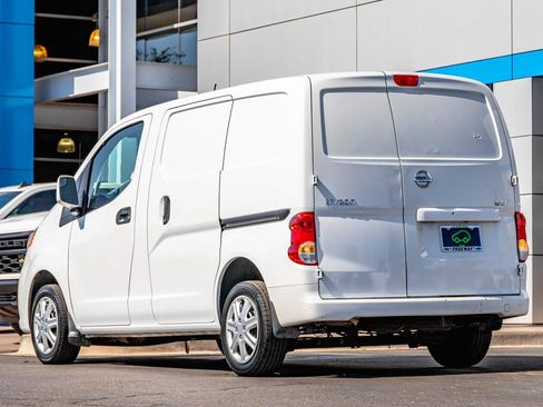 Used 2020 Nissan NV200 SV FWD image 3