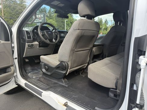 Used 2017 Ford F150 XLT w/ Max Trailer Tow Package image 18