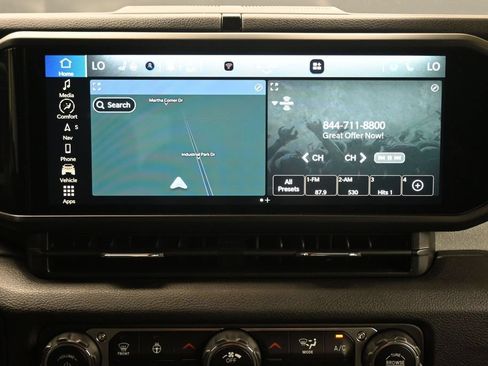 Used 2024 Jeep Gladiator Sport AWD/4WD image 19