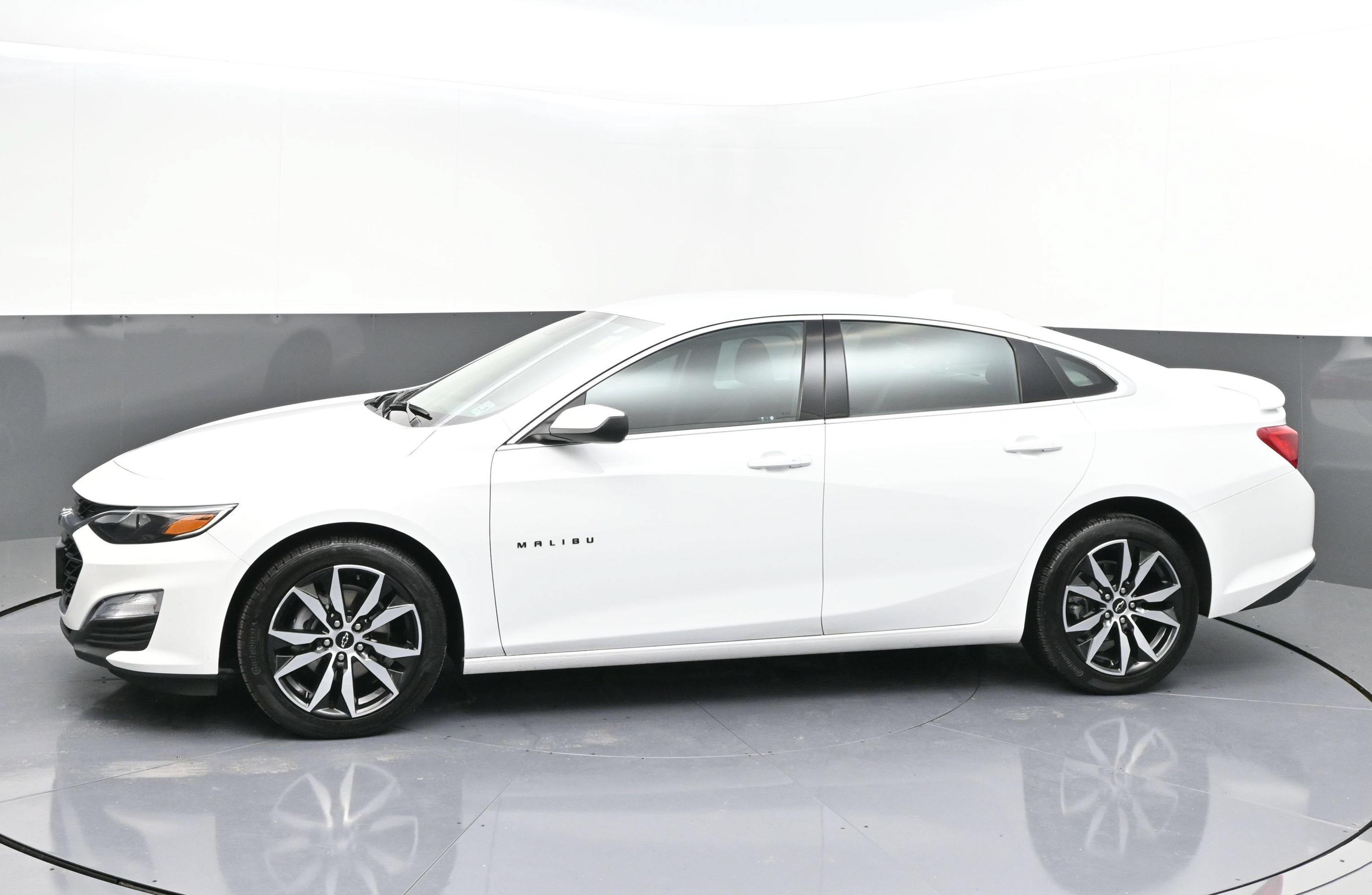 Certified 2024 Chevrolet Malibu RS FWD image 5