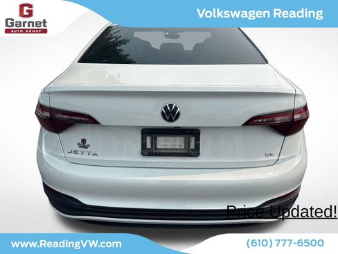 Used 2023 Volkswagen Jetta SE FWD image 4