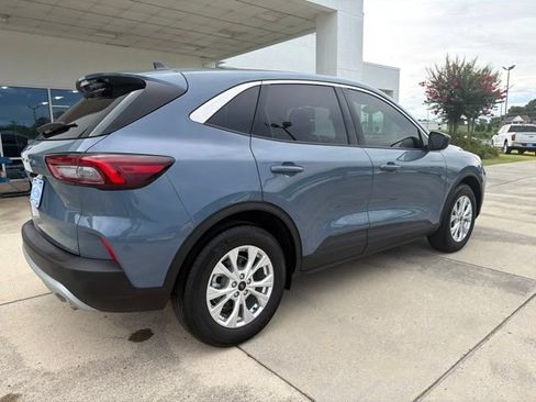 Used 2024 Ford Escape Active w/ Cold Weather Package FWD image 7
