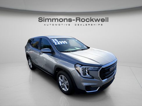 Used 2024 GMC Terrain SLE image 19