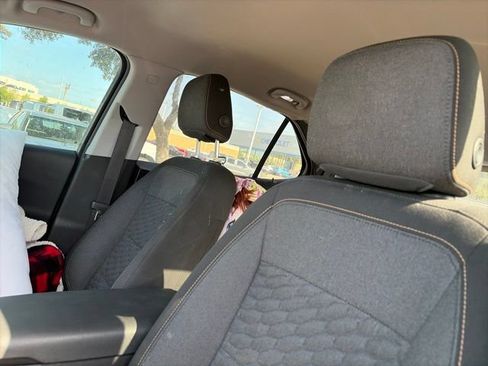 Used 2021 Chevrolet Equinox LT FWD image 10