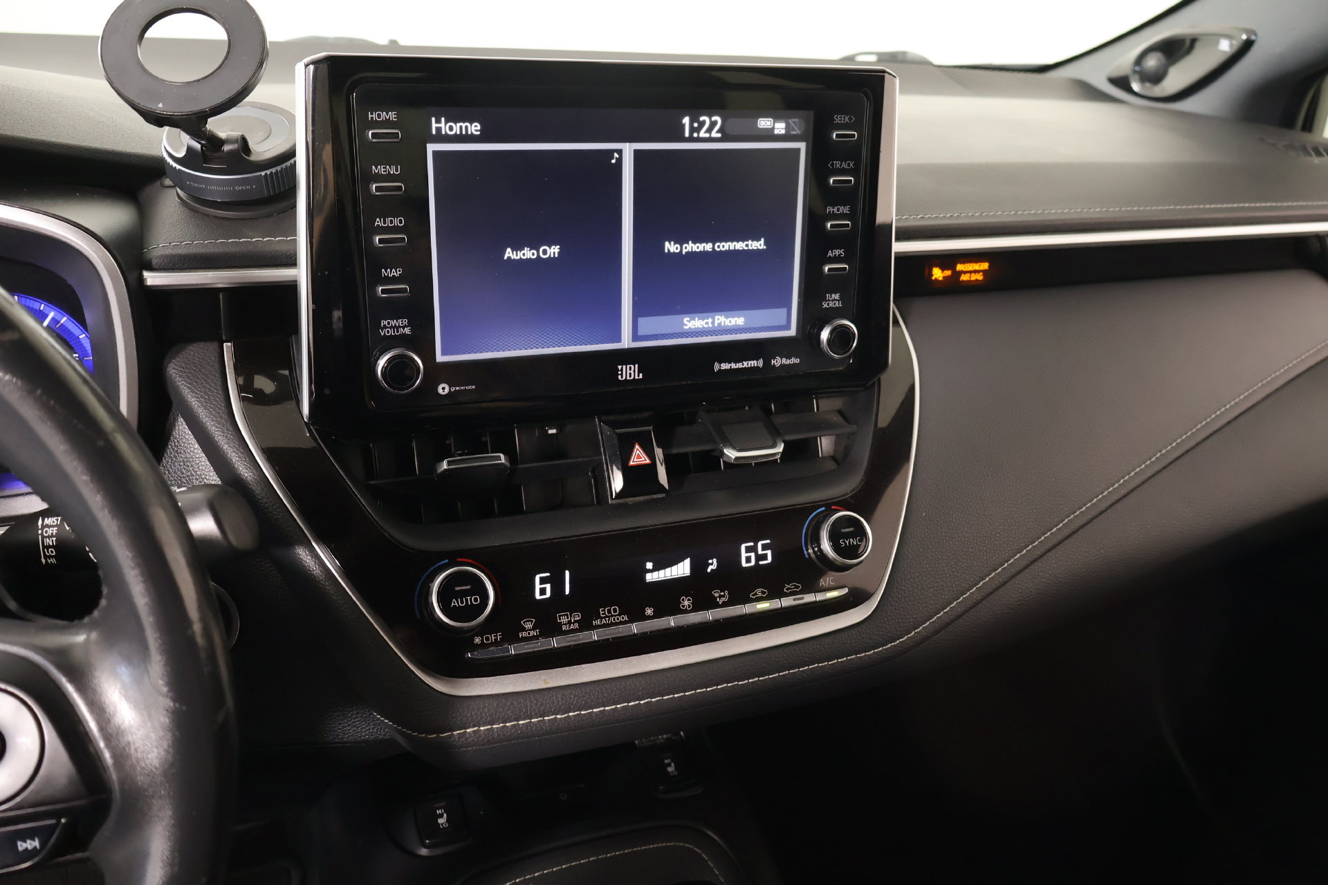 Used 2019 Toyota Corolla XSE FWD image 5